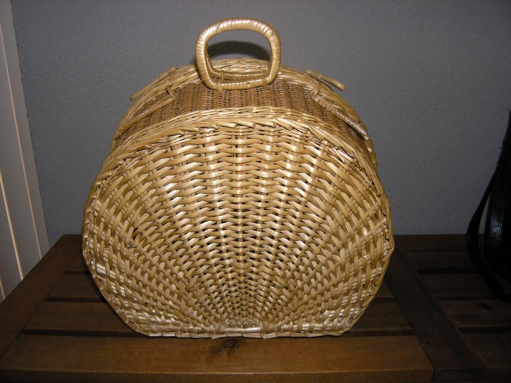 Vintage rieten/rotan koffertje/tasje schelpvormig, Ophalen of Verzenden, Gebruikt, Overige kleuren, Handtas