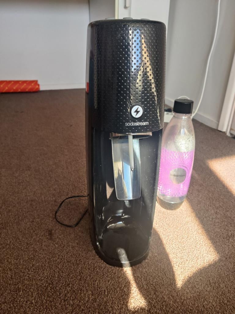 Sodastream + 4 flessen, Witgoed en Apparatuur, Ophalen, Gebruikt, Overige merken