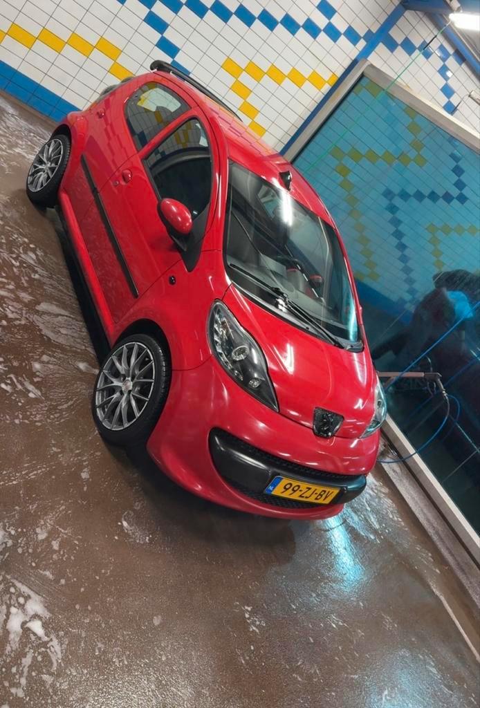 Peugeot 107 1.0 12V 5DR 2008 Rood veeeel opties, Auto's, Peugeot, Particulier, Benzine, A, Hatchback, Handgeschakeld, Origineel Nederlands