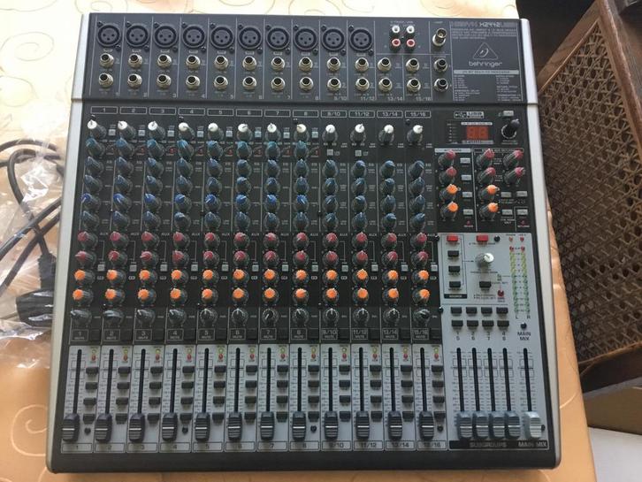 Behringer XENYX X2442USB Mengpaneel, Muziek en Instrumenten, Mengpanelen, Zo goed als nieuw, Ophalen of Verzenden