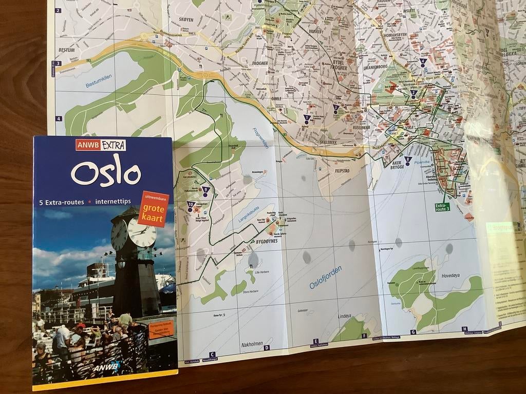 Oslo Noorwegen ANWB reisgids + kaart, Europa, Ophalen of Verzenden, Zo goed als nieuw, Reisgids of -boek