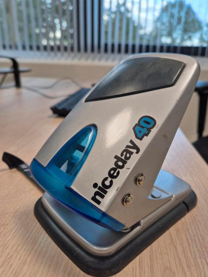 Niceday Perforator, Diversen, Bureau-accessoires, Gebruikt, Ophalen of Verzenden