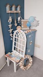 Vintage kastje met accessoires BEACH LOOK, Huis en Inrichting, Woonaccessoires | Overige, Ophalen