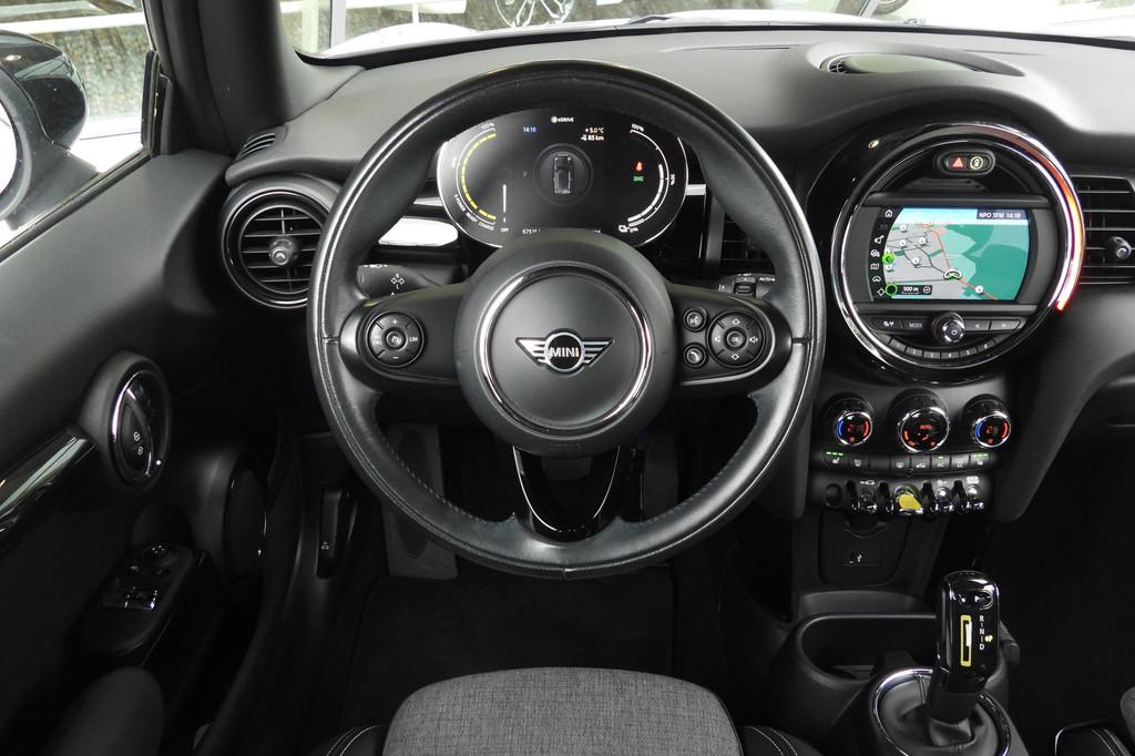 MINI Electric Essential / Sportstoelen / Achteruitrijcamera, 4 stoelen, Leder en Stof, Origineel Nederlands, 184 pk