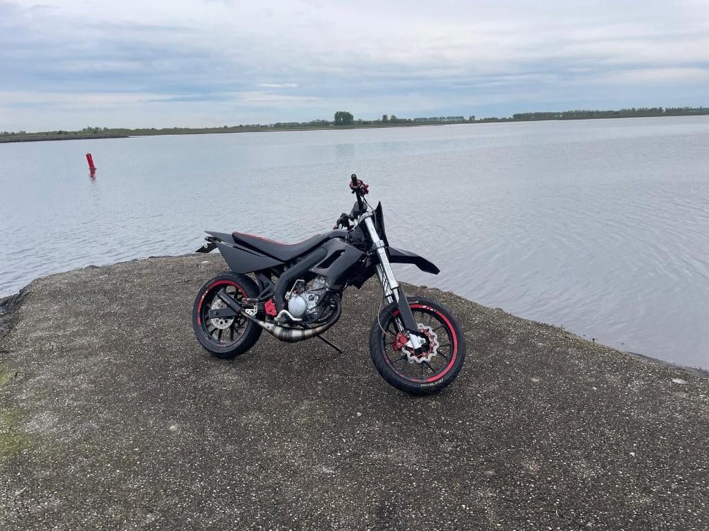 Derbi drd limited edition, Fietsen en Brommers, Ophalen, 6 versnellingen, 72 cc, Zo goed als nieuw