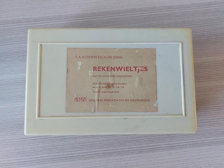 Oud schoolmateriaal : Rekenwieltjes vintage, Ophalen of Verzenden