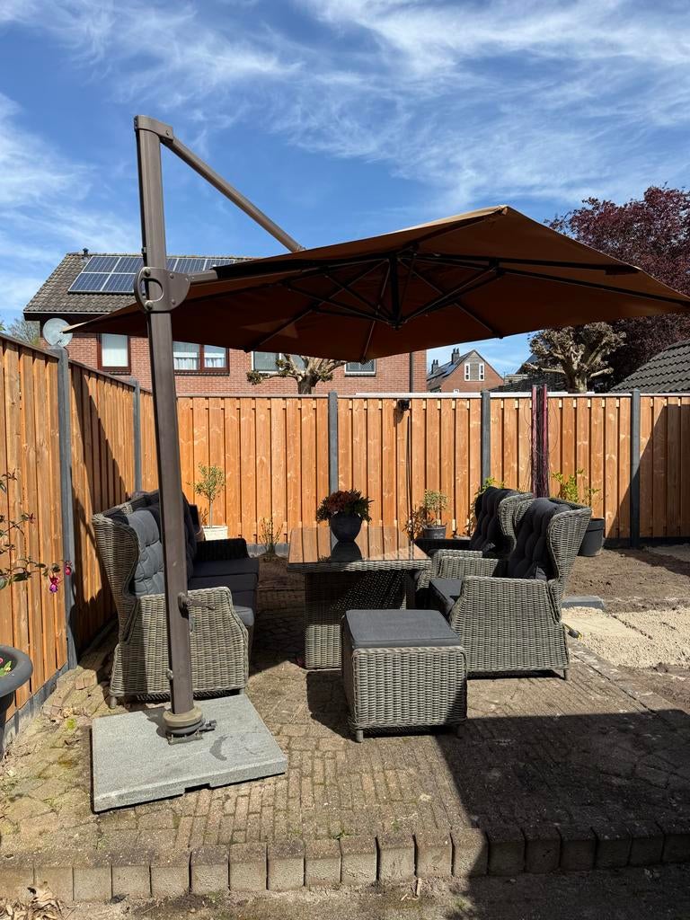 Complete Wicker Loungeset met Tafel en Parasol, Tuin en Terras, Ophalen, 5 zitplaatsen, Gebruikt, Loungeset