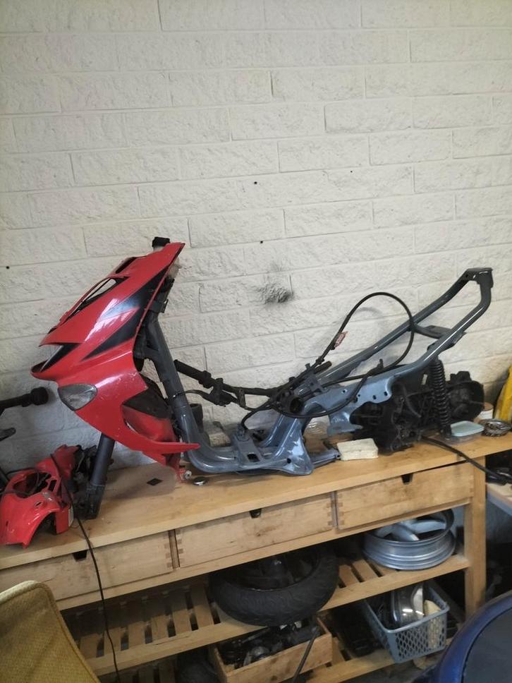 Aprilia SR Race Project Frame met Piaggio Subframe, Fietsen en Brommers, Brommeronderdelen | Scooters, Gebruikt, Aprilia, Frame