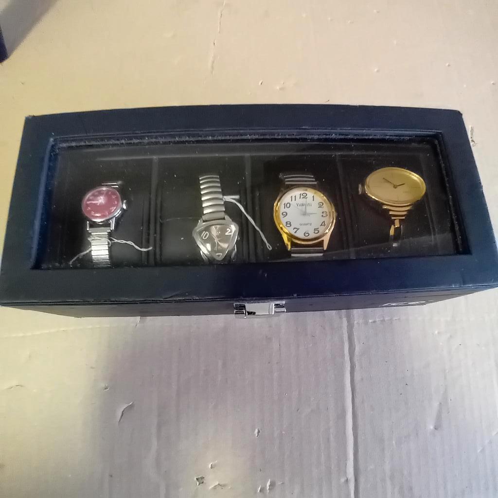 bakje met 4 horloges, Sieraden, Tassen en Uiterlijk, Horloges | Heren, Verzenden, Zo goed als nieuw, Overige merken