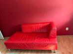 Gratis af te halen rood leren 2 zits hoek bankje, Huis en Inrichting, Banken | Sofa's en Chaises Longues, Ophalen, Gebruikt, 150 tot 200 cm