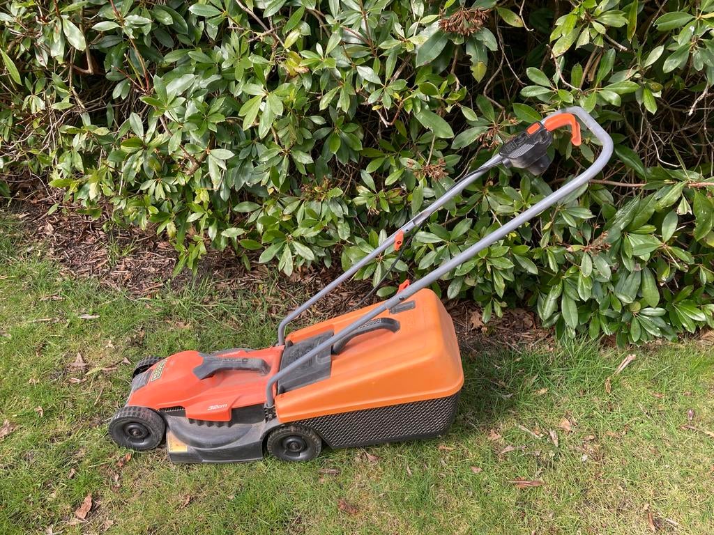 Black+Decker grasmaaier, Tuin en Terras, Grasmaaiers, Ophalen, Cirkelmaaier, Gebruikt, Elektrische grasmaaier