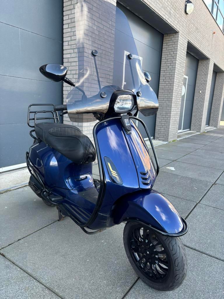 Vespa sprint 2017 full option ledjes beugels windscherm, Ophalen of Verzenden, Zo goed als nieuw