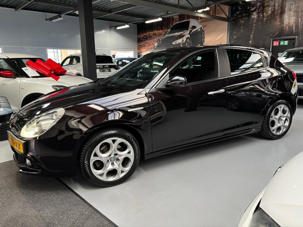 Alfa Romeo Giulietta 1.4 Turbo MultiAir Business Super / Nav, Stof, 4 cilinders, Met garantie (alle), Zwart