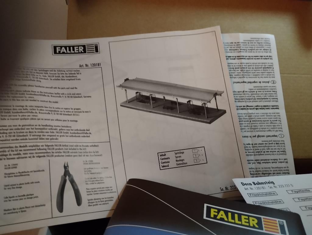 Bouw Model station perron, Ophalen of Verzenden, Nieuw, 1:50 tot 1:144