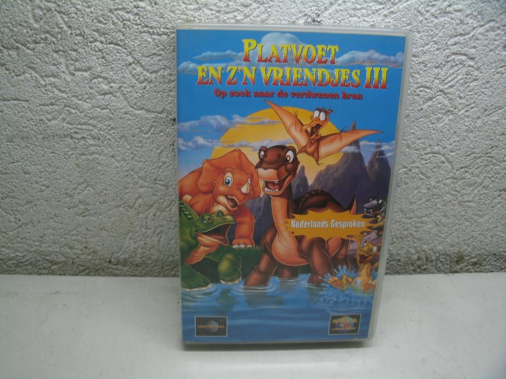 vhs 215a platvoet en z'n vriendjes 3, Alle leeftijden, Ophalen of Verzenden, Zo goed als nieuw