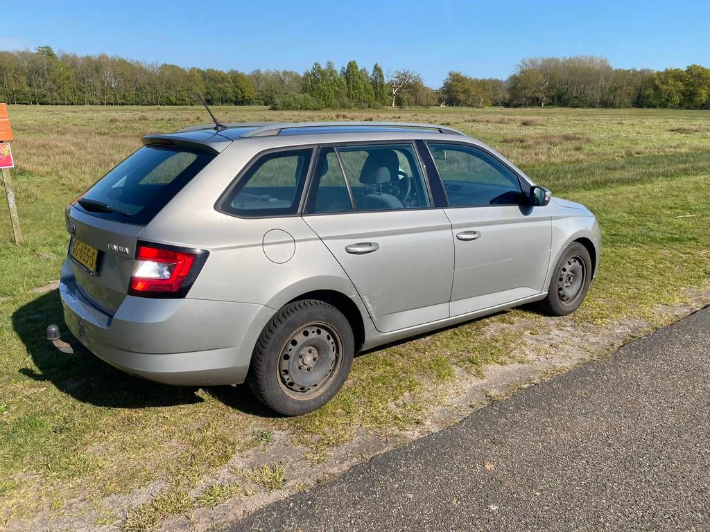 Skoda Fabia 1.4TDI 66KW Combi 2015 Beige, Auto's, Skoda, Voorwielaandrijving, Beige, Origineel Nederlands, Stationwagon