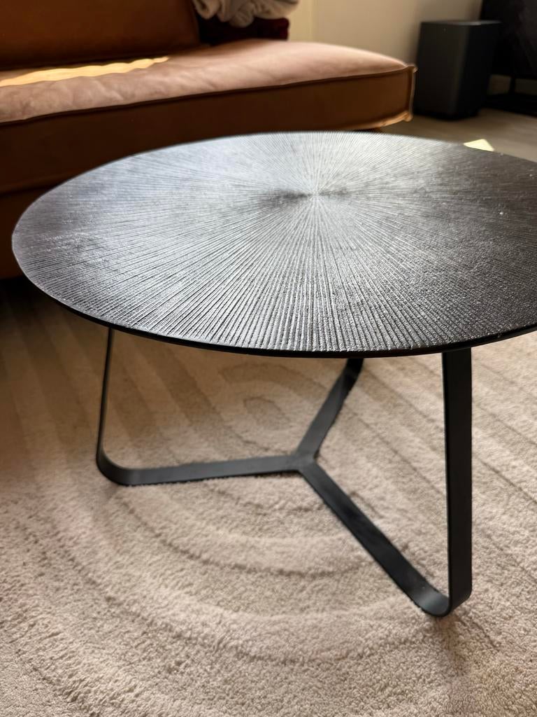 Zwarte salontafel met structuur, Huis en Inrichting, Tafels | Salontafels, Ophalen, Rond, 50 tot 100 cm, Zo goed als nieuw