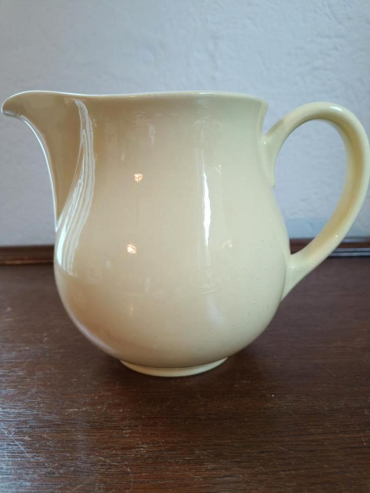 Melkkan Petrus Regout Maastricht Pastel servies geel 15cm, Antiek en Kunst, Antiek | Servies los, Ophalen of Verzenden