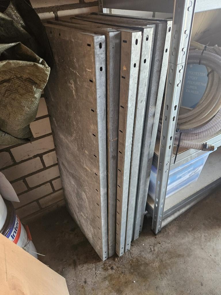 Stalen stelling met 7 planken, Ophalen