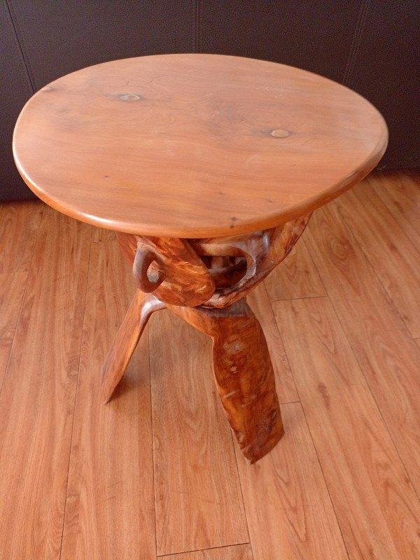 Marokkaans tafeltje van Thuja burl hout, Huis en Inrichting, 45 tot 60 cm, Minder dan 55 cm, Gebruikt, Rond