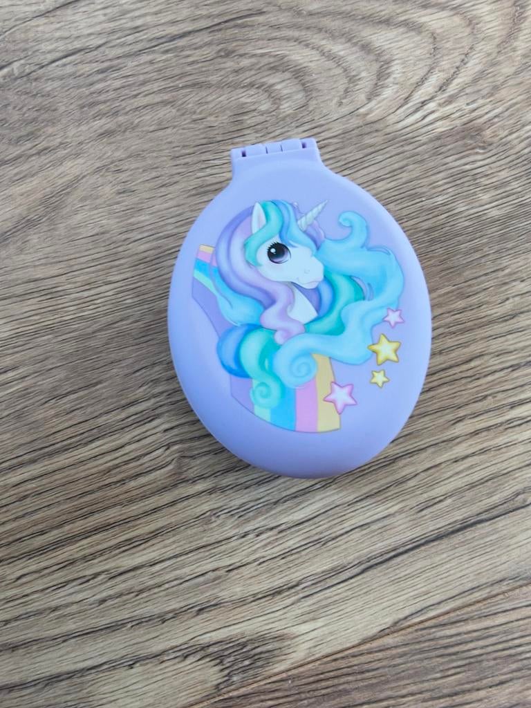 Ylvi eenhoorn klapborstel met spiegel, Kinderen en Baby's, Kindermode-accessoires, Ophalen of Verzenden, Zo goed als nieuw