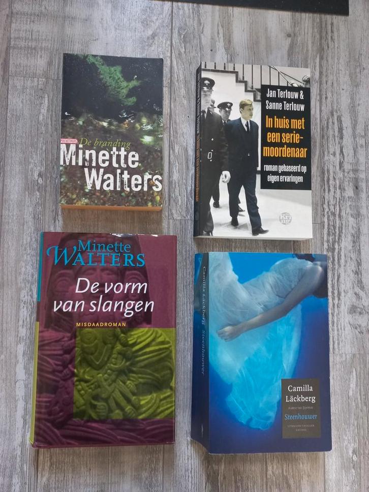6 verschillende Thrillers, Boeken, Thrillers, Gelezen, Ophalen of Verzenden