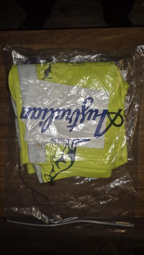 Nieuwe Australian korte broek neon geel met witte bies L, Geel, Nieuw, Overige maten, Ophalen of Verzenden
