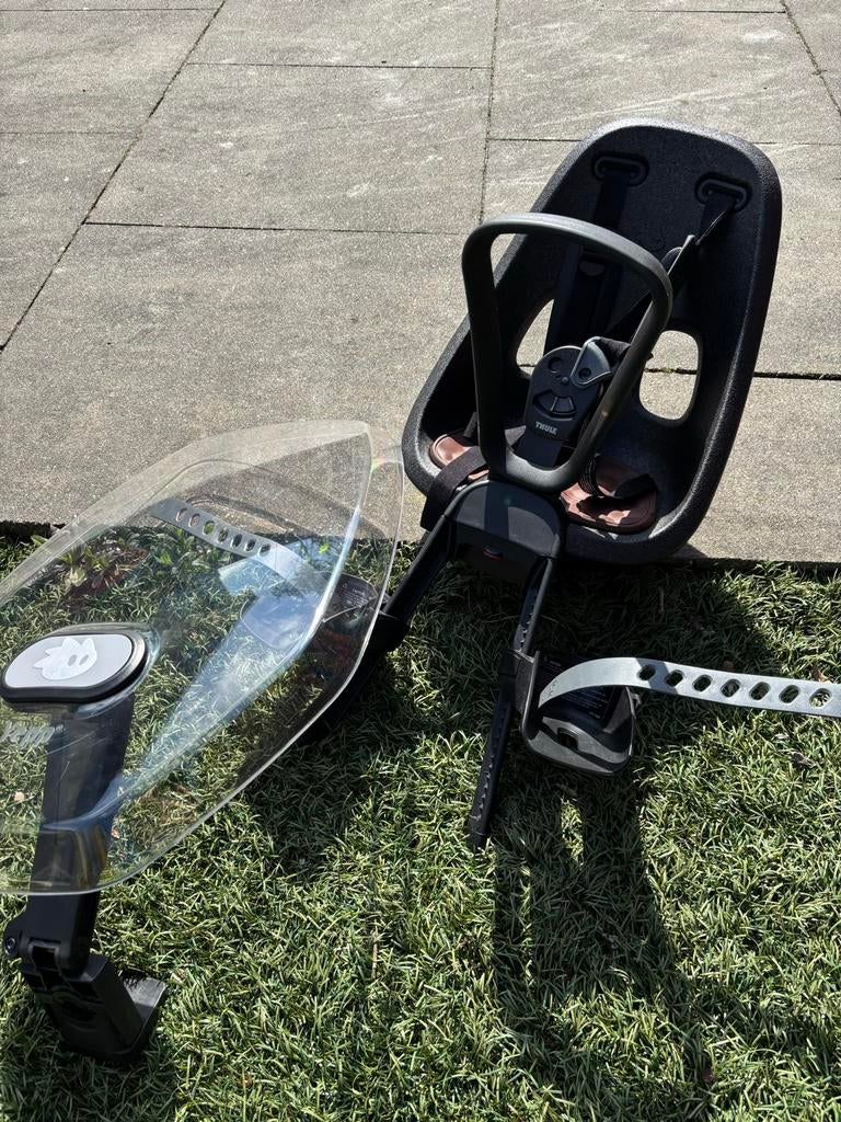 Thule Yepp fietsstoeltje met windscherm, Fietsen en Brommers, Fietsaccessoires | Fietsstoeltjes, 0 t/m 18 kg, Voorzitje, Ophalen of Verzenden
