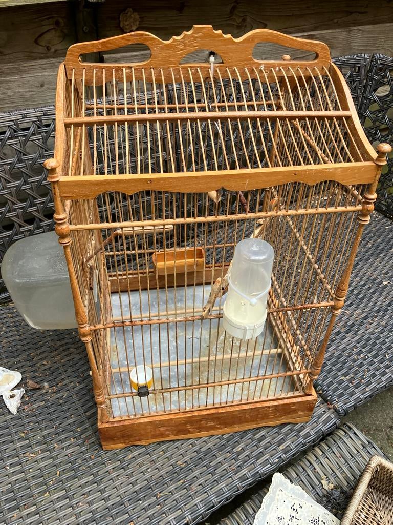 Vogelkooi van hout met accessoires, Dieren en Toebehoren, Vogels | Hokken en Kooien, Ophalen, Gebruikt, Hout, Vogelkooi