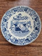 Oud Delfts Blauw Bord Petrus Regout Maastricht Klederdracht, Antiek en Kunst, Ophalen of Verzenden