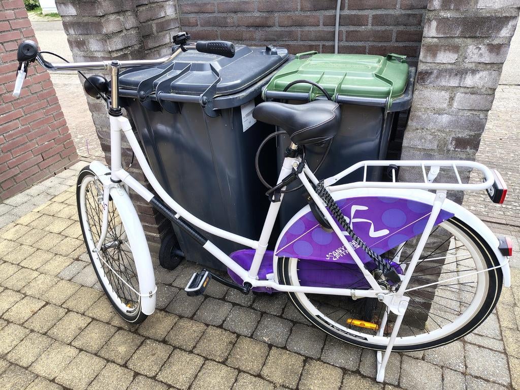 Witte omafiets met hand- en terugtraprem, Fietsen en Brommers, Fietsen | Dames | Omafietsen, Ophalen, Onbekend, Handrem, 53 tot 56 cm