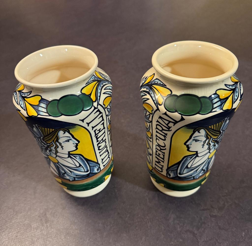 Interpharm 2x handbeschilderde apothekerspot (nr 71 & 72), Antiek en Kunst, Ophalen