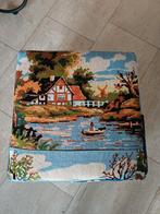 Poef met diverse borduurwerken. vierkant 45 cm., Minder dan 50 cm, Vierkant, Nieuw, Minder dan 50 cm