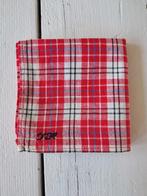 Prachtig halsdoekje Marken - rood geruit - 2 initialen, Ophalen of Verzenden