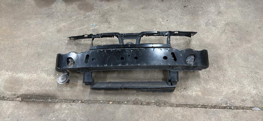 Golf 3.5 cabrio front staal, Auto-onderdelen, Carrosserie en Plaatwerk, Ophalen of Verzenden, Voor, Bumper