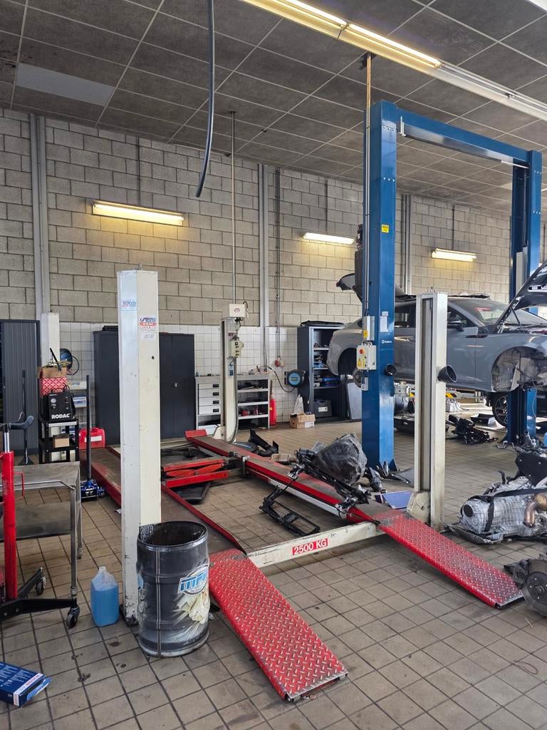 KONI 2500 KG 4 KOLOM HEFBRUGAutolift voor Werkplaats, Ophalen, Gebruikt