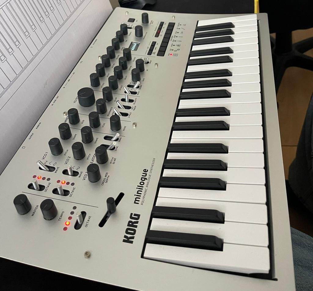 Korg Minilogue Analogue Polyphonic Synthesizer, Muziek en Instrumenten, Synthesizers, Korg, Zo goed als nieuw, Met midi-aansluiting