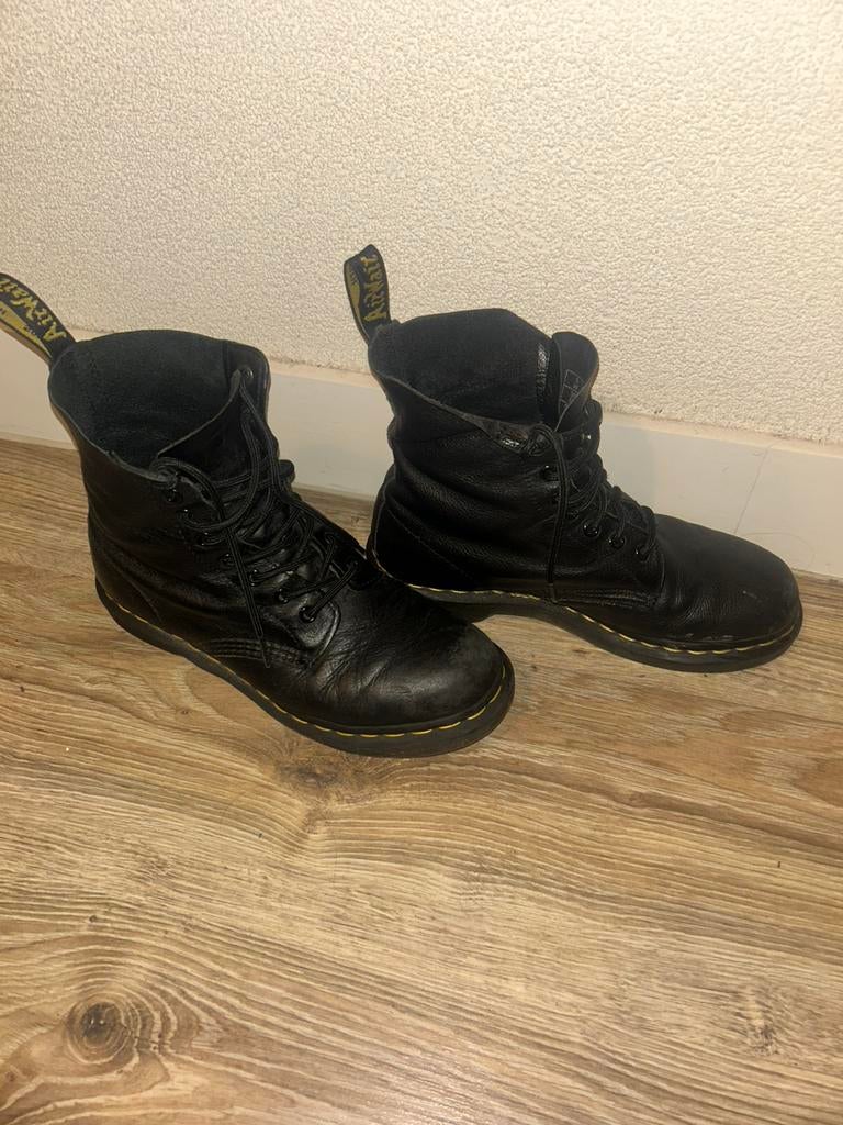 Dr Martens  39, Kleding | Dames, Verzenden, Zo goed als nieuw, Zwart