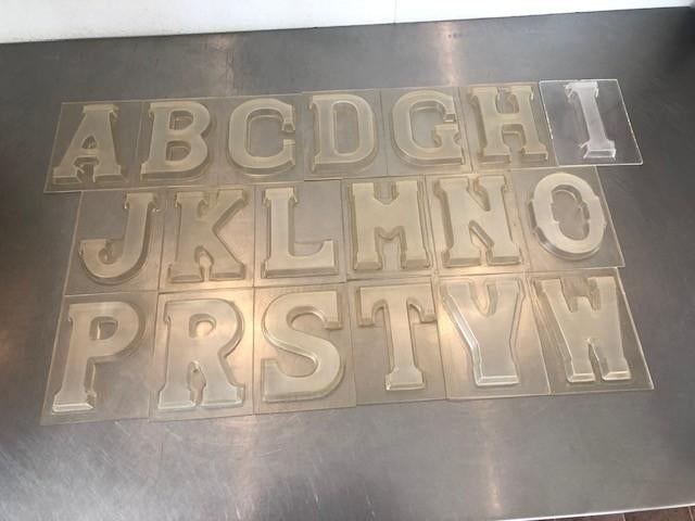 Zéér mooie Chocolade Bloklettervormen, Ophalen of Verzenden, Zo goed als nieuw