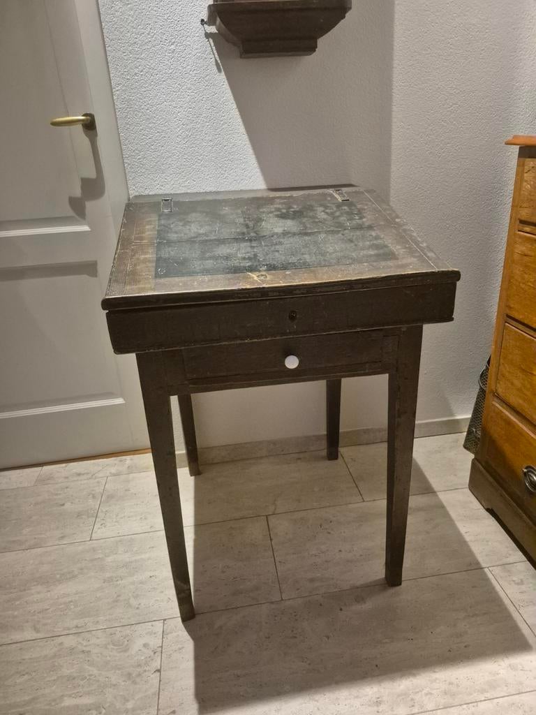 Antiek schooltafeltje/ lessenaar, Antiek en Kunst, Antiek | Meubels | Tafels, Ophalen