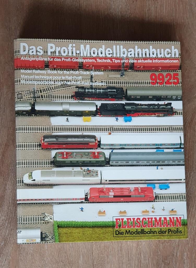 Fleischmann Profi-Modellbahnbuch 9925 - Modelspoorboek, Zo goed als nieuw, Fleischmann, Gelijkstroom of Wisselstroom, Boek, Tijdschrift of Catalogus