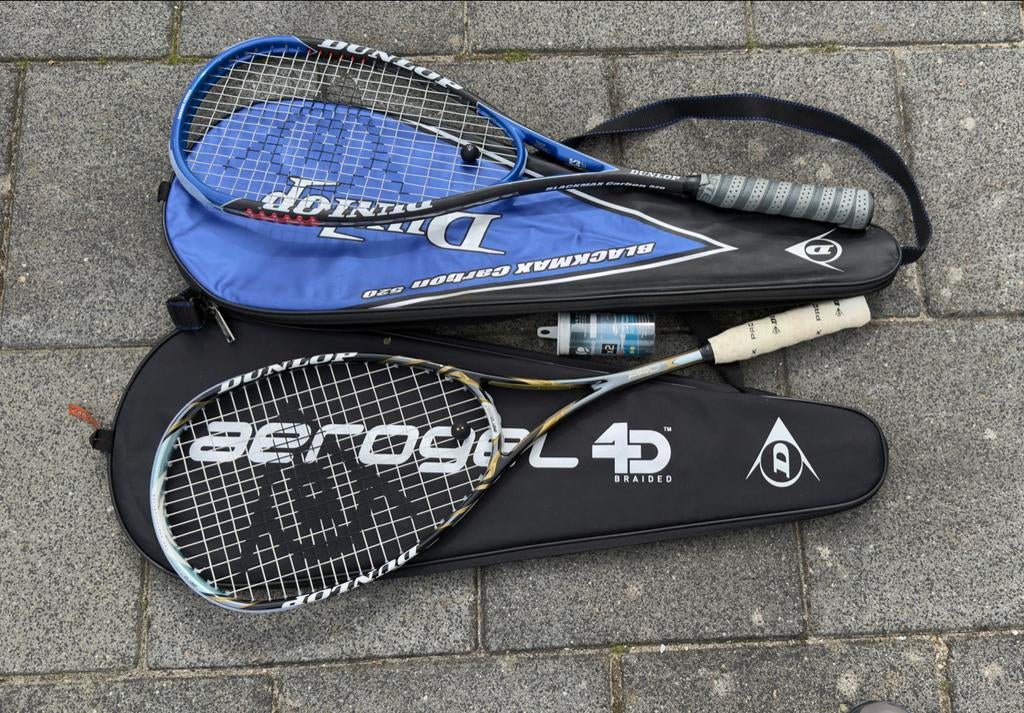 2 Dunlop squash rackets met hoezen en ballen, Ophalen of Verzenden, Gebruikt, Racket, Met hoes