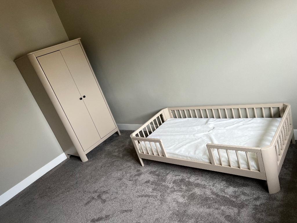 Kinderkamer zandkleur, Ophalen, Nieuw, Jongetje of Meisje