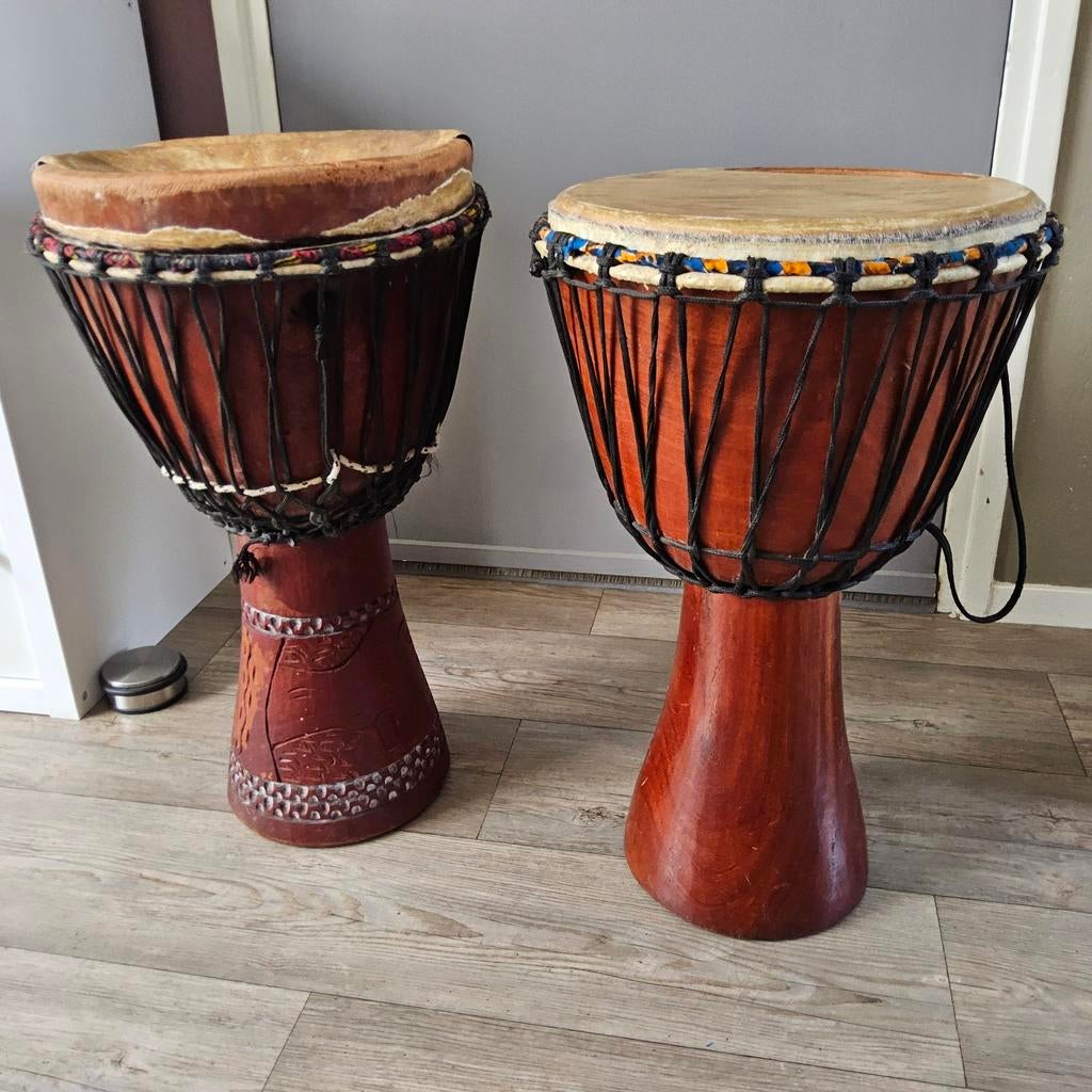 2 x mooie grote djembe, kapot vel, Muziek en Instrumenten, Percussie, Ophalen, Trommel