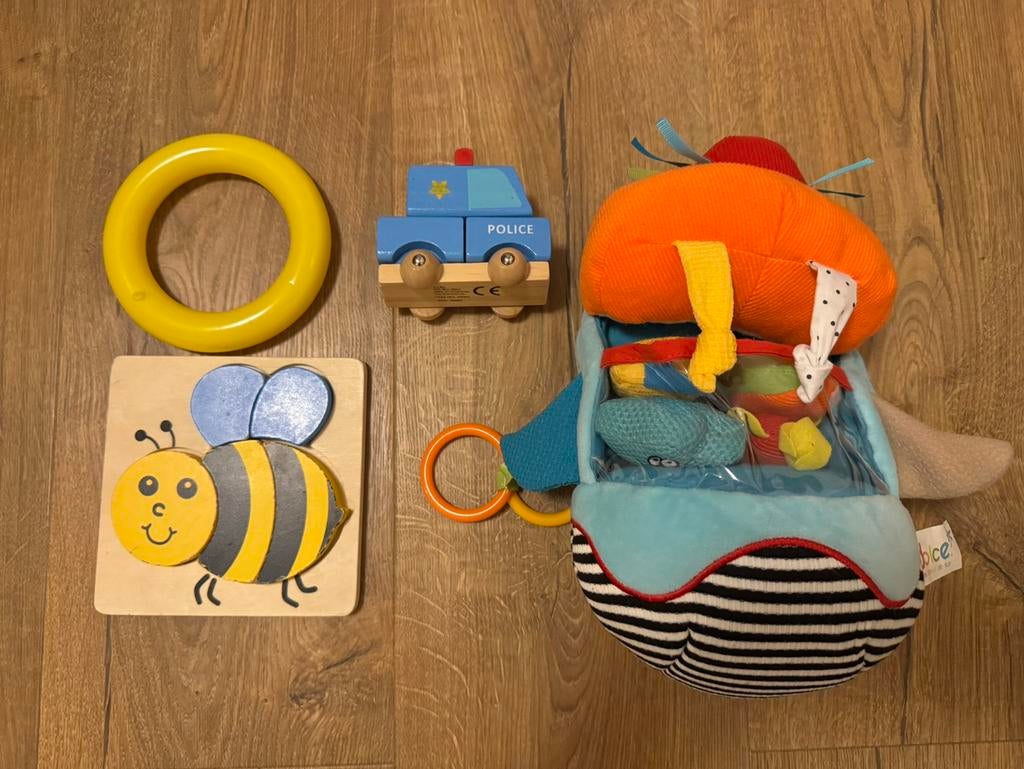 Speelgoed pakket: Walrus, Puzzel, Ring, Politieauto, Ophalen of Verzenden, Zo goed als nieuw, Overige typen