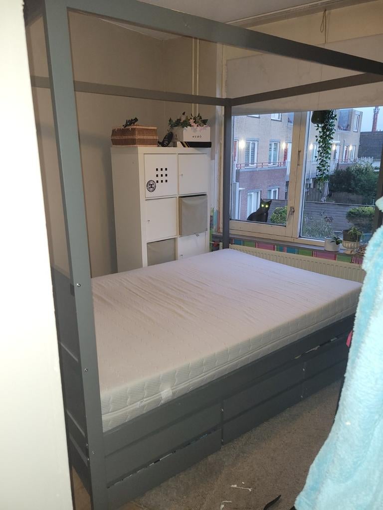 Hemelbed/ twee persoons bed  140x200, Huis en Inrichting, Slaapkamer | Bedden, Gebruikt, Twijfelaar, 200 cm, Grijs