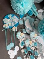 Babyshower feestdecoratie blauw - honeycombs, pompoms, Ophalen of Verzenden, Zo goed als nieuw, Versiering, Geboorte of Huwelijk