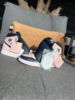 Jordan 1 High Atmosphere 36, Kleding | Dames, Schoenen, Ophalen of Verzenden, Nieuw, Roze, Sneakers of Gympen