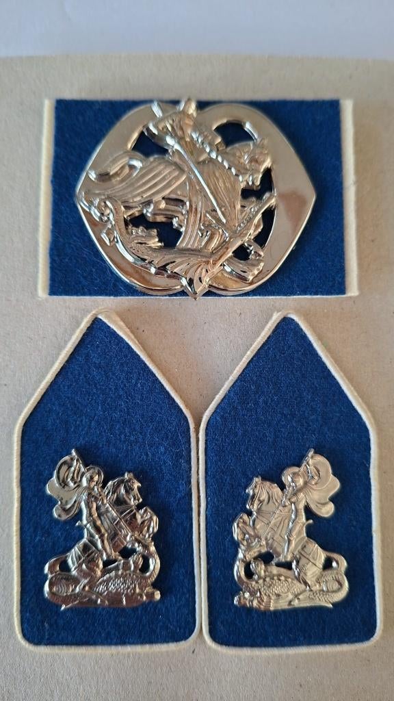 Baret emblemen & kraagspiegels 18, Ophalen of Verzenden, Landmacht, Nederland, Embleem of Badge