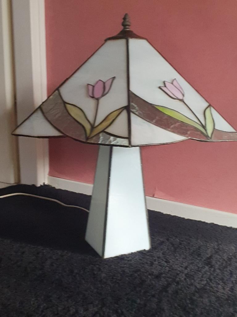 Glazen tafellamp zachtblauw met tulpen, Ophalen, Zo goed als nieuw, Glas, Minder dan 50 cm